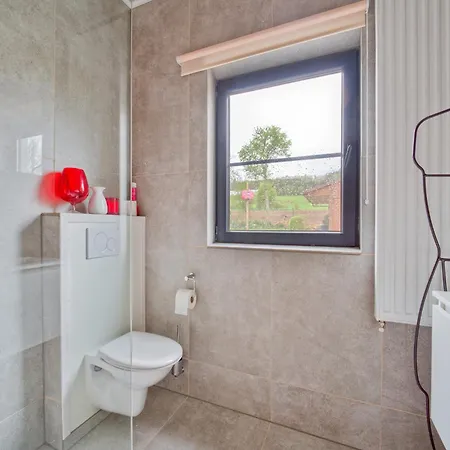 בית נופש In With Private Garden *