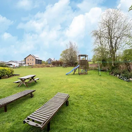 Dom wakacyjny In With Private Garden Lierneux