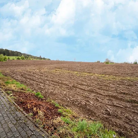 Dom wakacyjny In With Private Garden